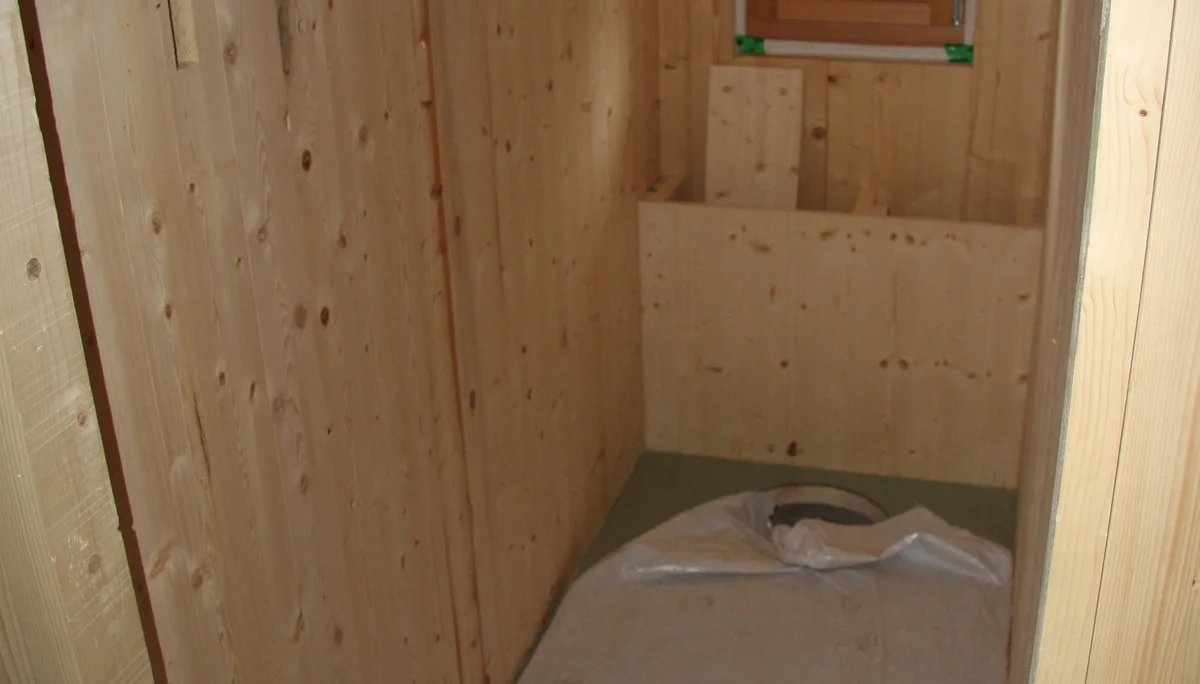 Toilette im neuen Anbau Hochlandhütte | © DAV Sektion Hochland e.V. | Martin Schmengler