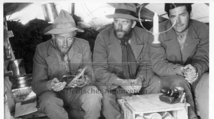 Adolf Göttner, Paul Bauer und Günter Hepp bei der Kundfahrt 1936  | © Historisches Alpenarchiv
