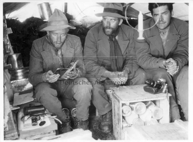 Adolf Göttner, Paul Bauer und Günter Hepp bei der Kundfahrt 1936  | © Historisches Alpenarchiv