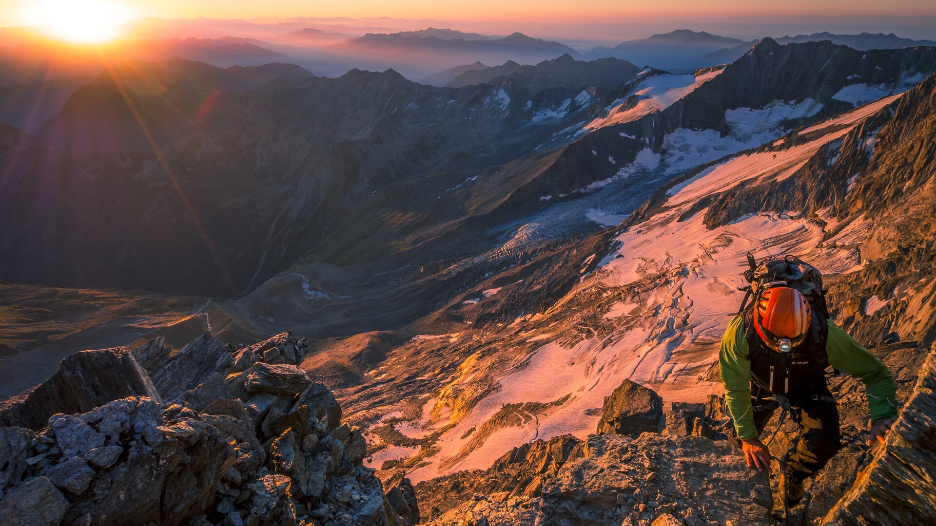 Berggipfel im Sonnenuntergang | © DAV/Silvan Metz Berggipfel im Sonnenuntergang | © DAV/Silvan Metz